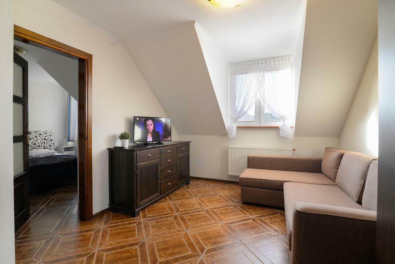 Pionow Rodzinne Apartamenty Urocza 10 Krynica Morska Exterior photo