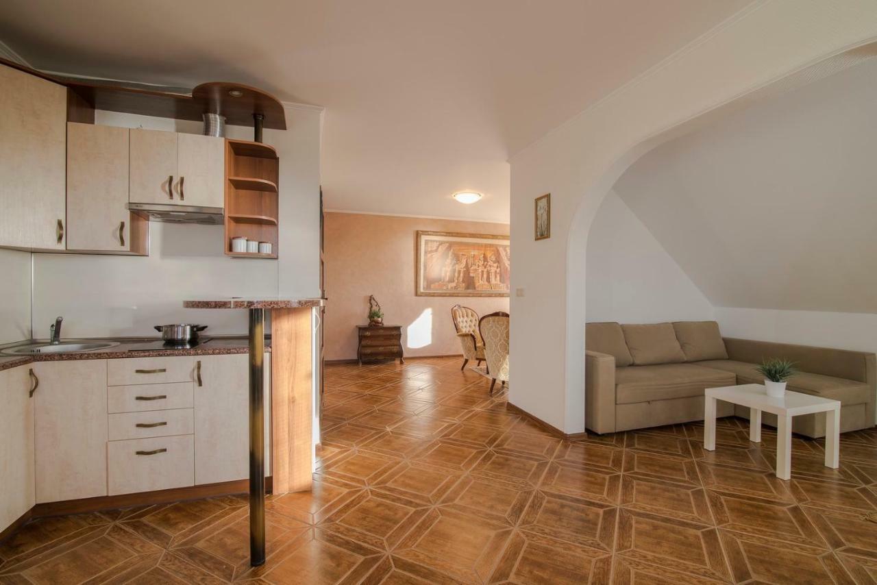 Pionow Rodzinne Apartamenty Urocza 10 Krynica Morska Exterior photo