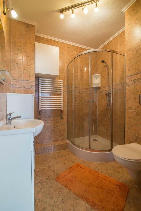 Pionow Rodzinne Apartamenty Urocza 10 Krynica Morska Exterior photo